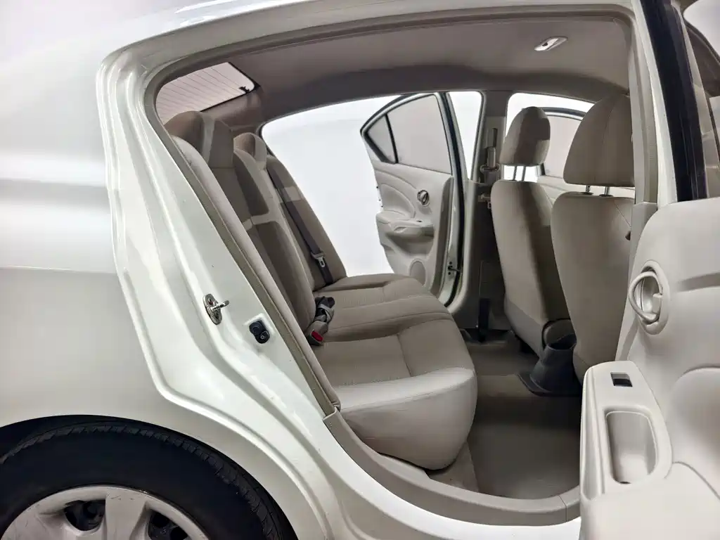 Nissan Sunny — миниатюра 15