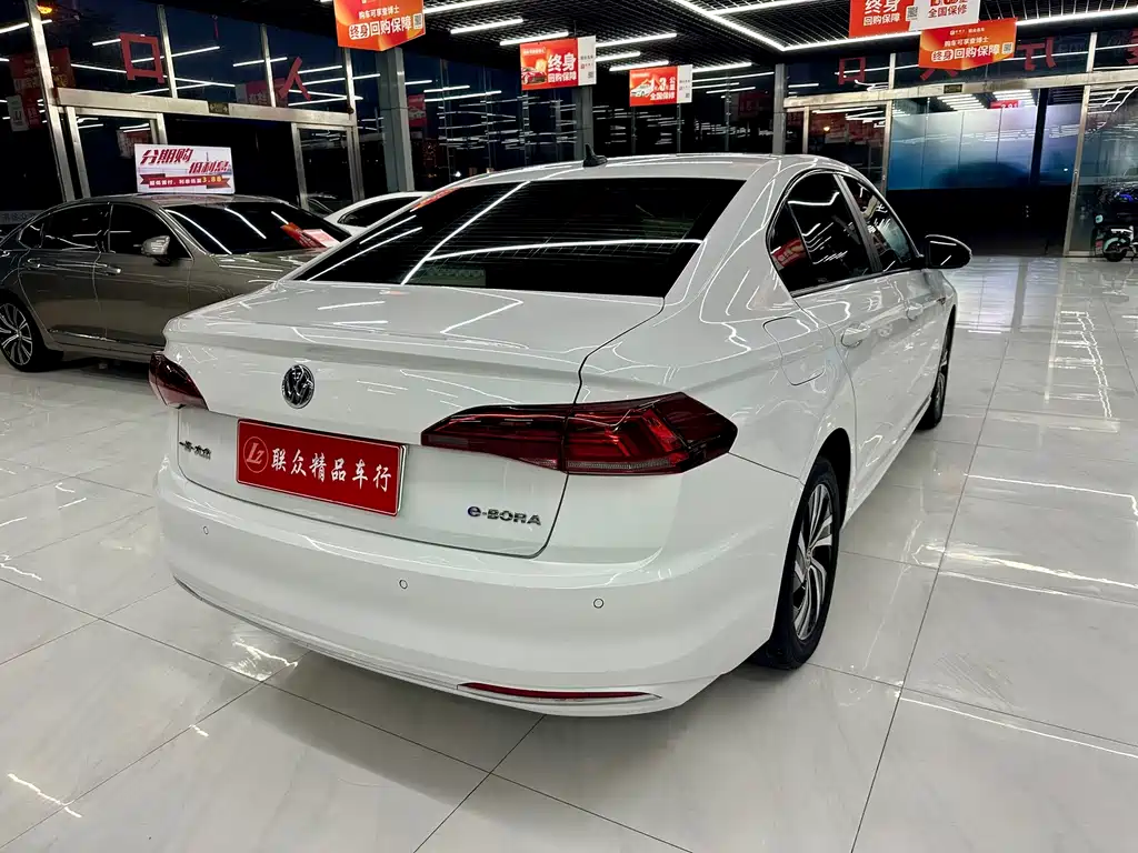 Volkswagen Bora EV — миниатюра 4
