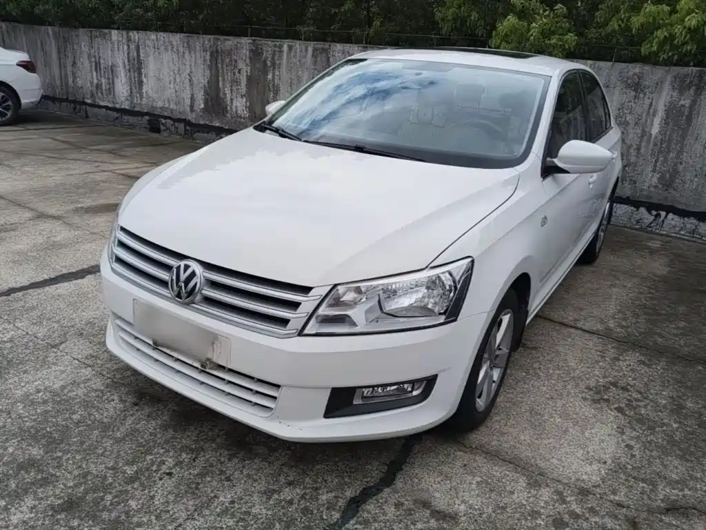 Volkswagen Santana — миниатюра 2