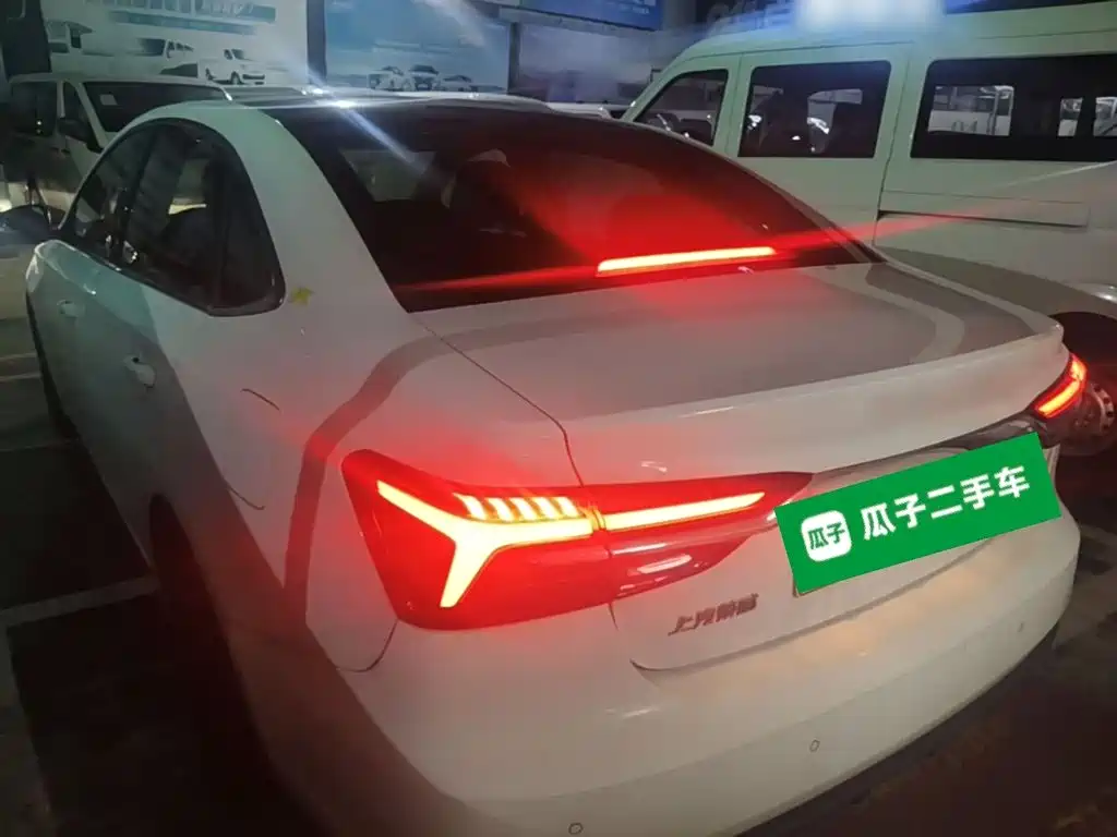 Roewe i6 MAX New Energy — миниатюра 5
