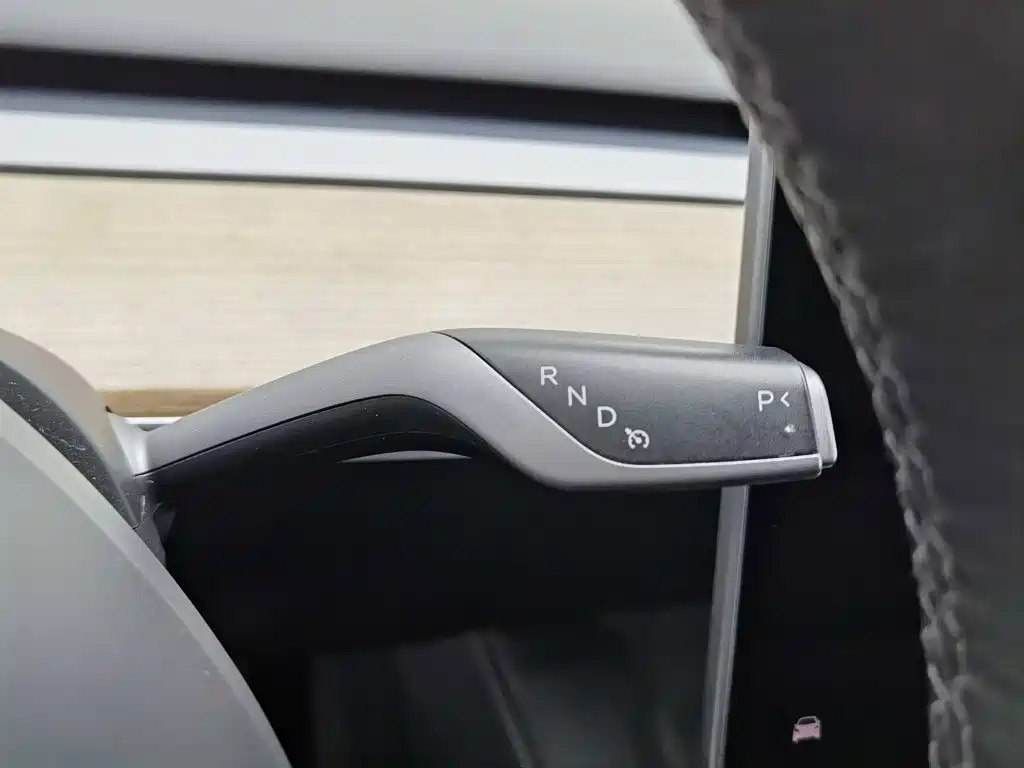 Tesla Model 3 — миниатюра 13