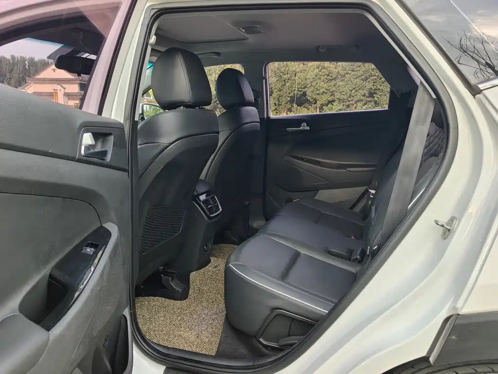 Hyundai Tucson — миниатюра 10