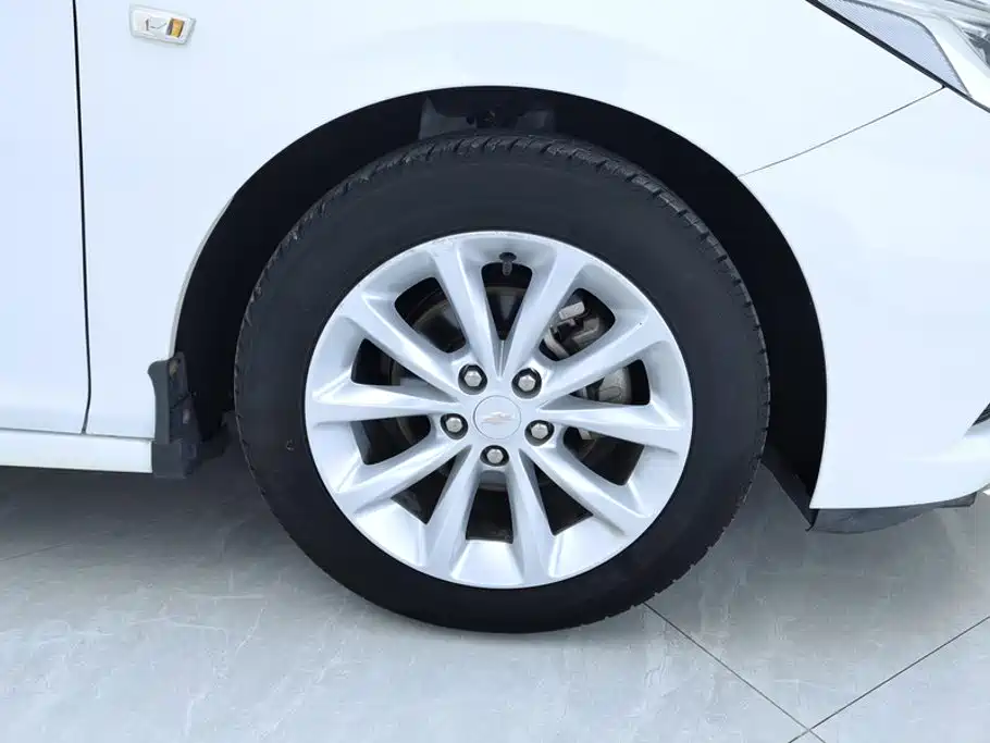 Chevrolet Cruze — миниатюра 6