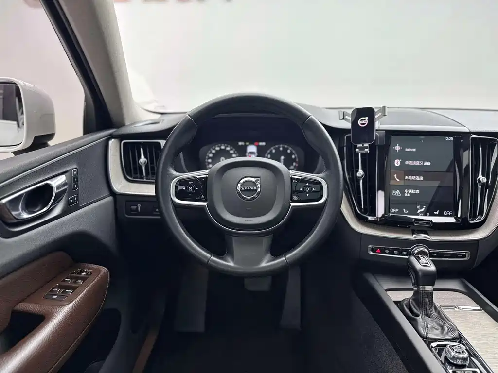 Volvo XC60 — миниатюра 6