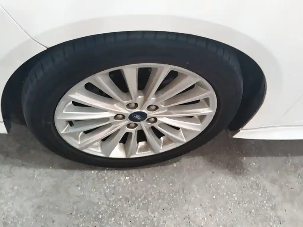 Ford Focus — миниатюра 23