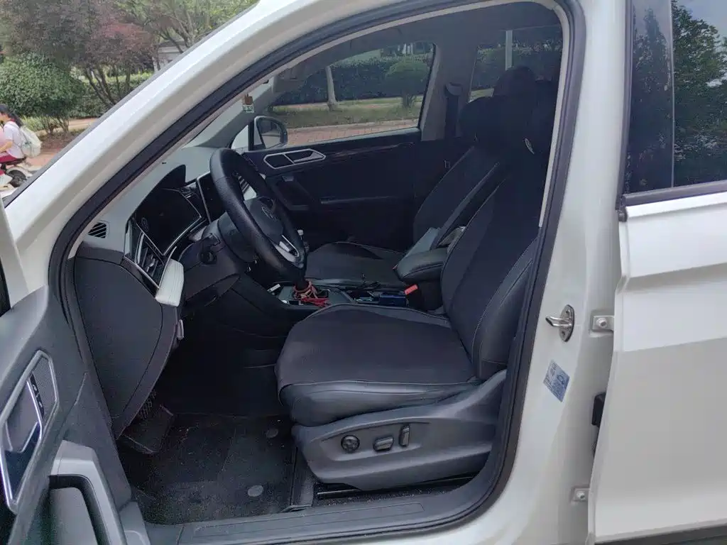 Volkswagen Tiguan L — миниатюра 11
