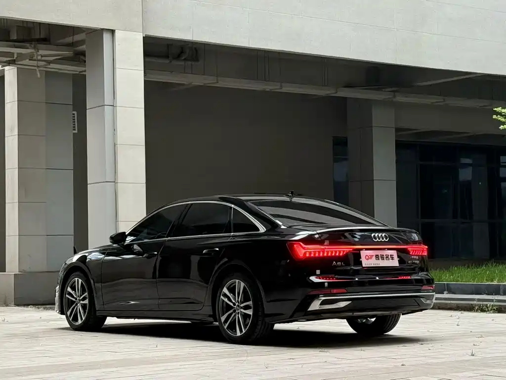 Audi A6L 2023 40 TFSI Luxury