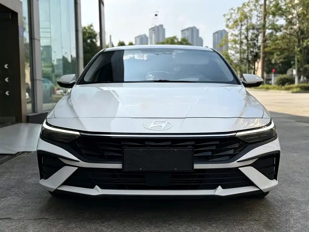 Hyundai Elantra — миниатюра 2