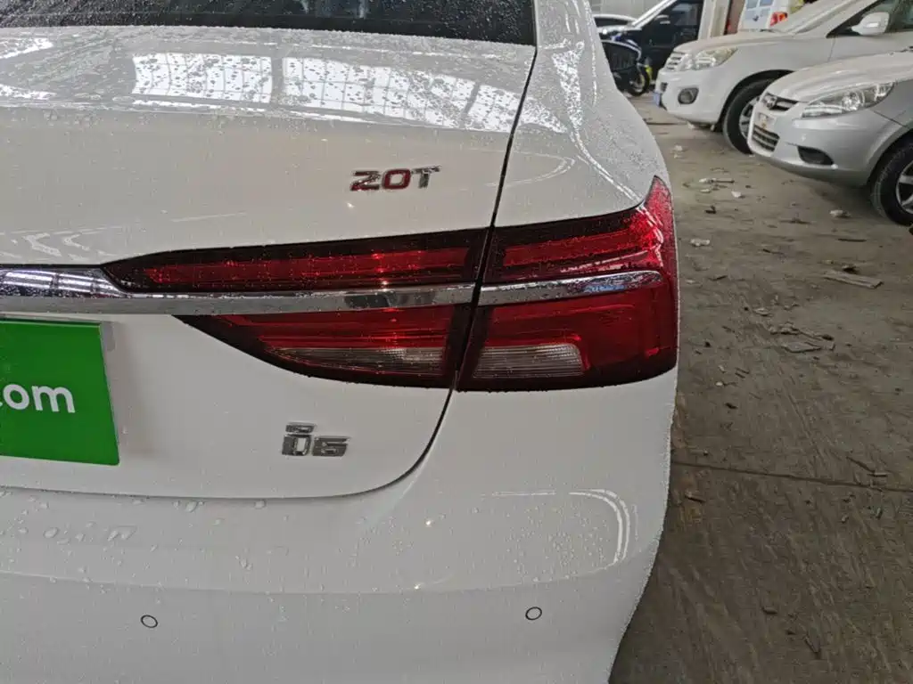 Roewe Roewe i6 Classic — миниатюра 8