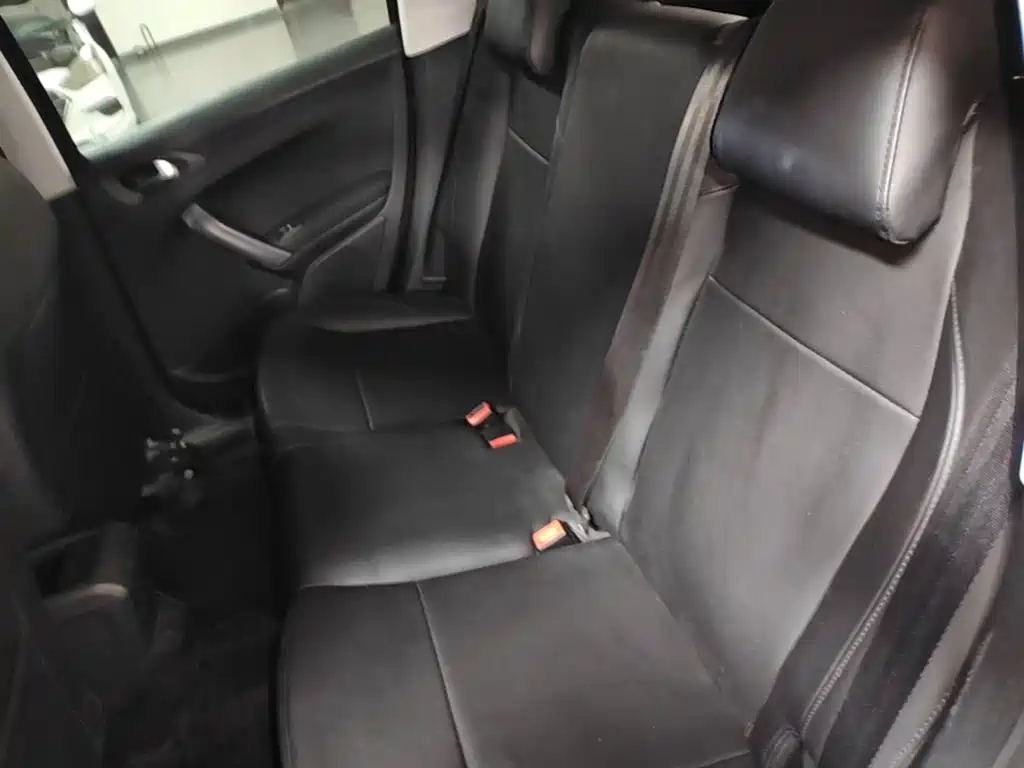 Peugeot 2008 — миниатюра 17