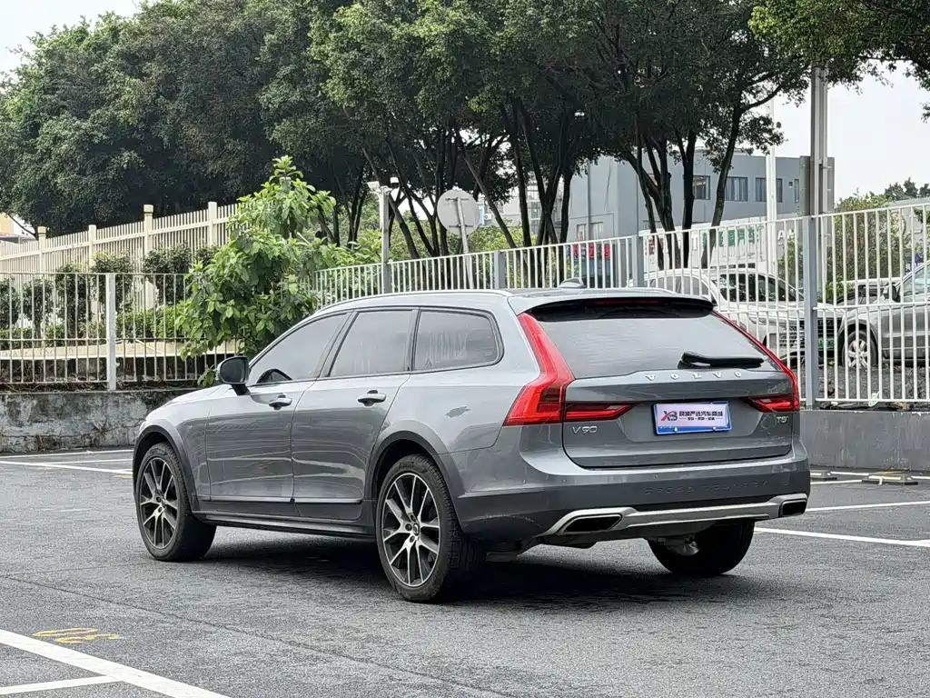 Volvo V90 2020 Cross Country T5 AWD
