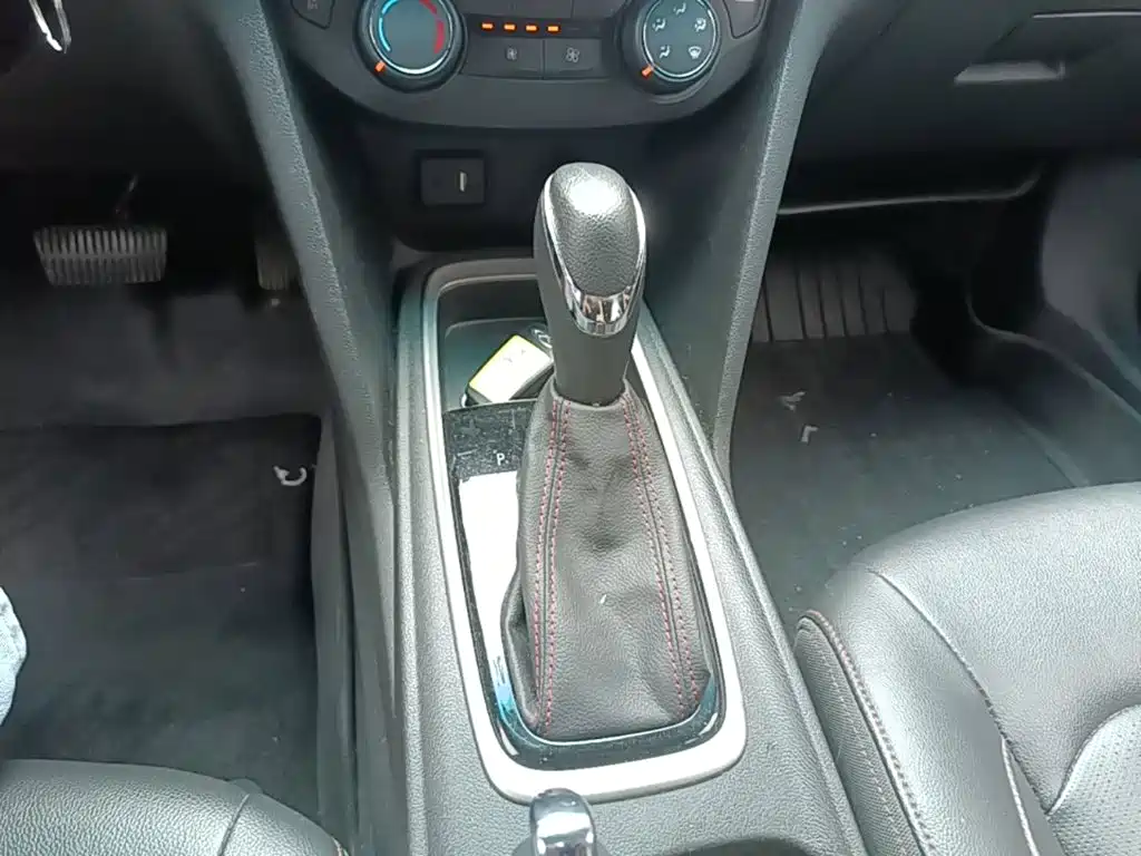 Chevrolet Monza — миниатюра 14