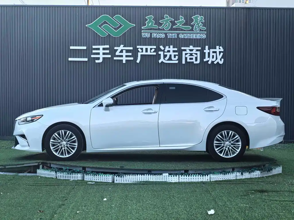 Lexus ES — миниатюра 4