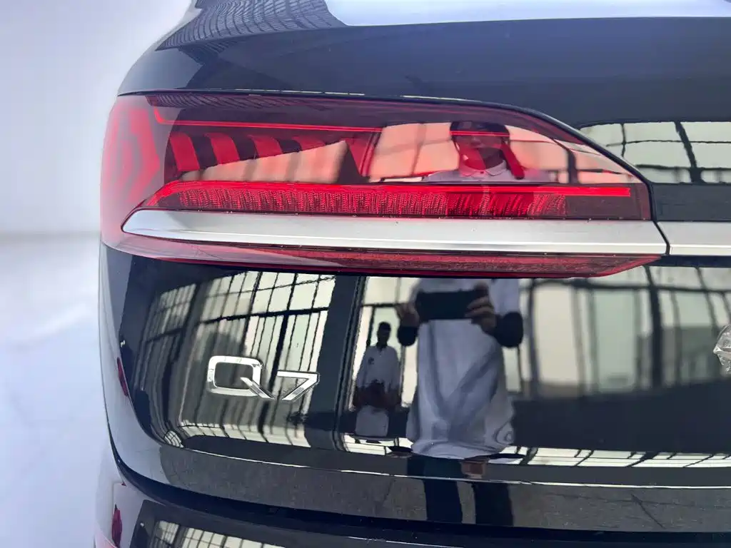Audi Q7 — миниатюра 11