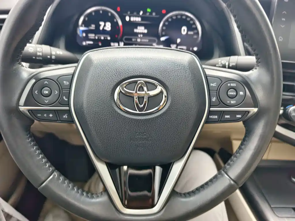 Toyota Camry — миниатюра 7