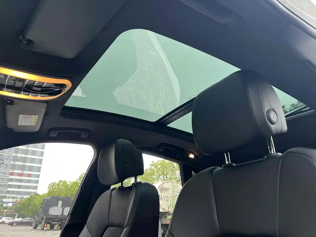 Porsche Macan — миниатюра 17