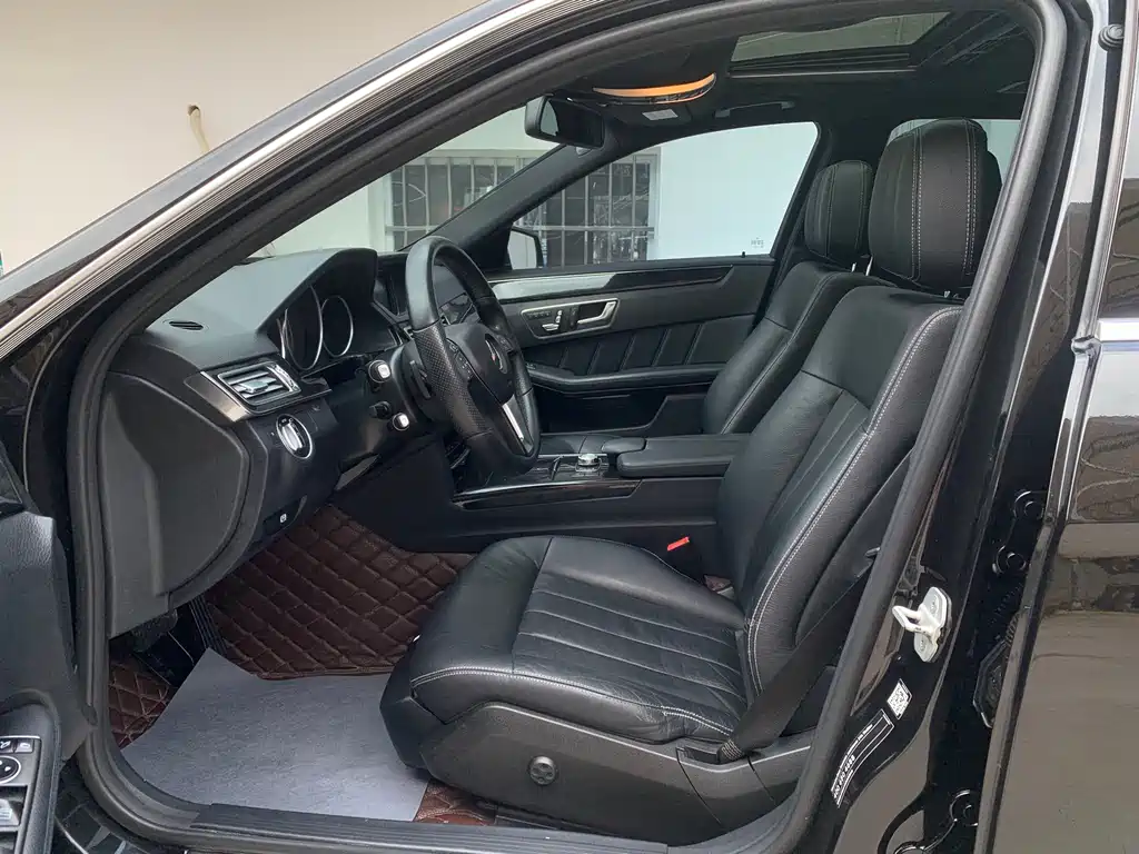 Mercedes-Benz E-Class — миниатюра 6