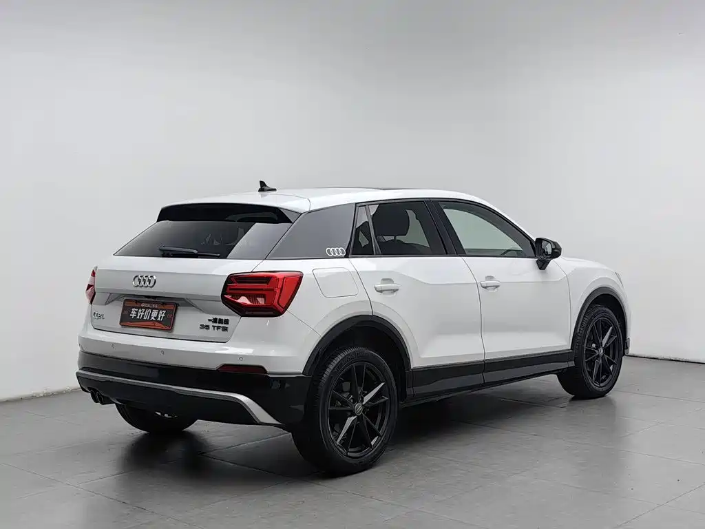 Audi Q2L — миниатюра 2
