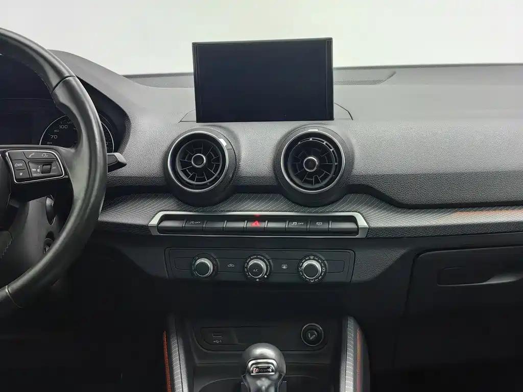 Audi Q2L — миниатюра 12