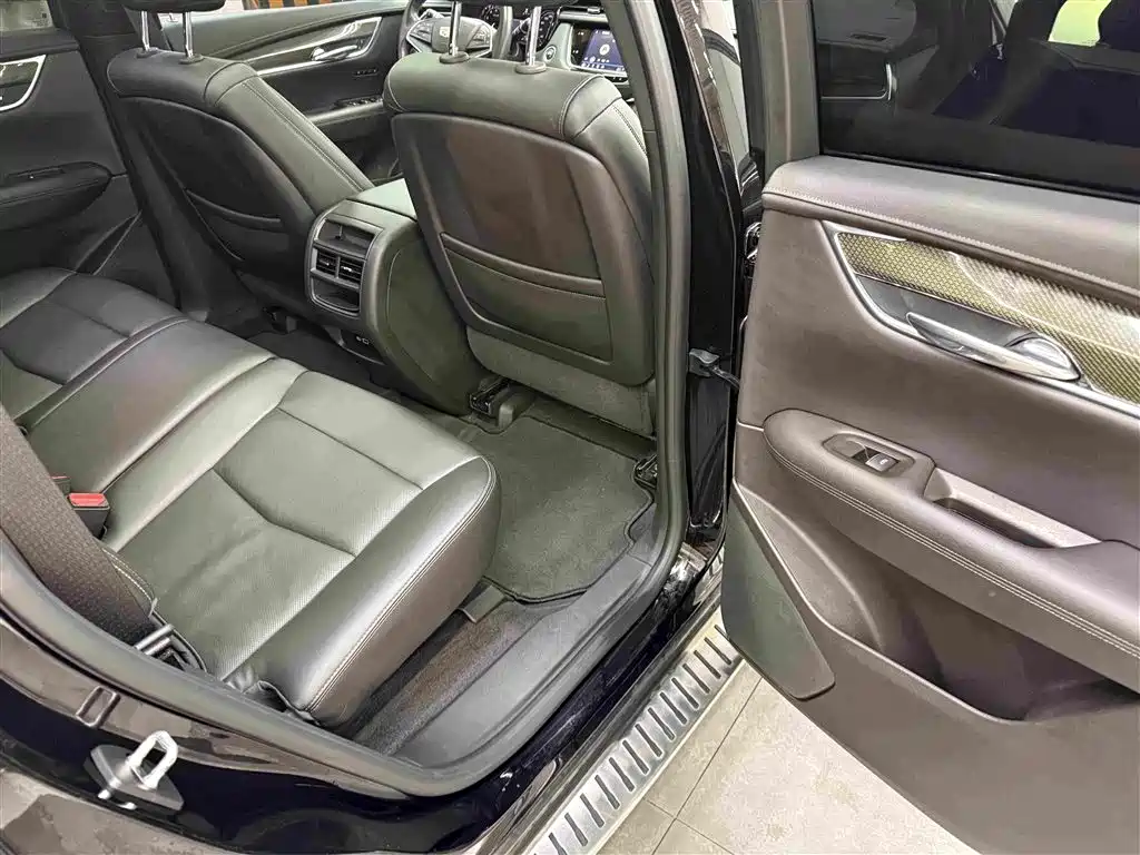 Cadillac XT5 — миниатюра 11