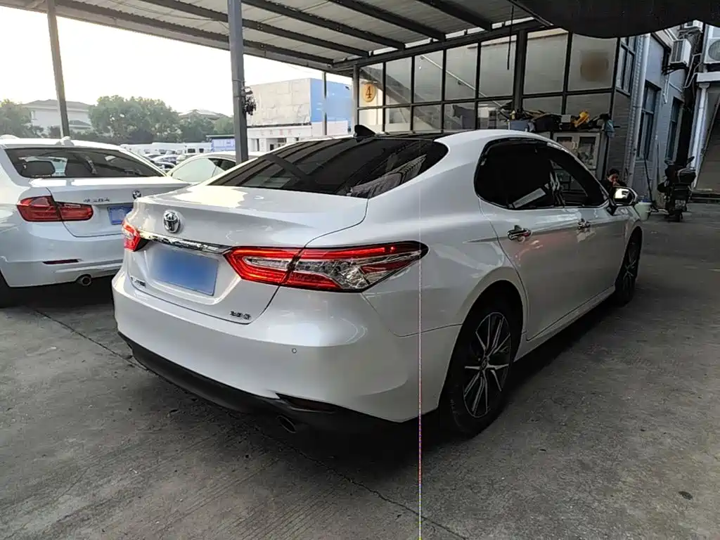 Toyota Camry — миниатюра 7