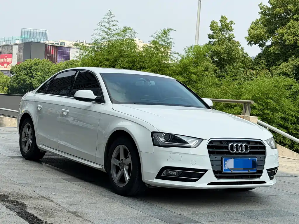 Audi A4L 2016 30 TFSI AT Comfort