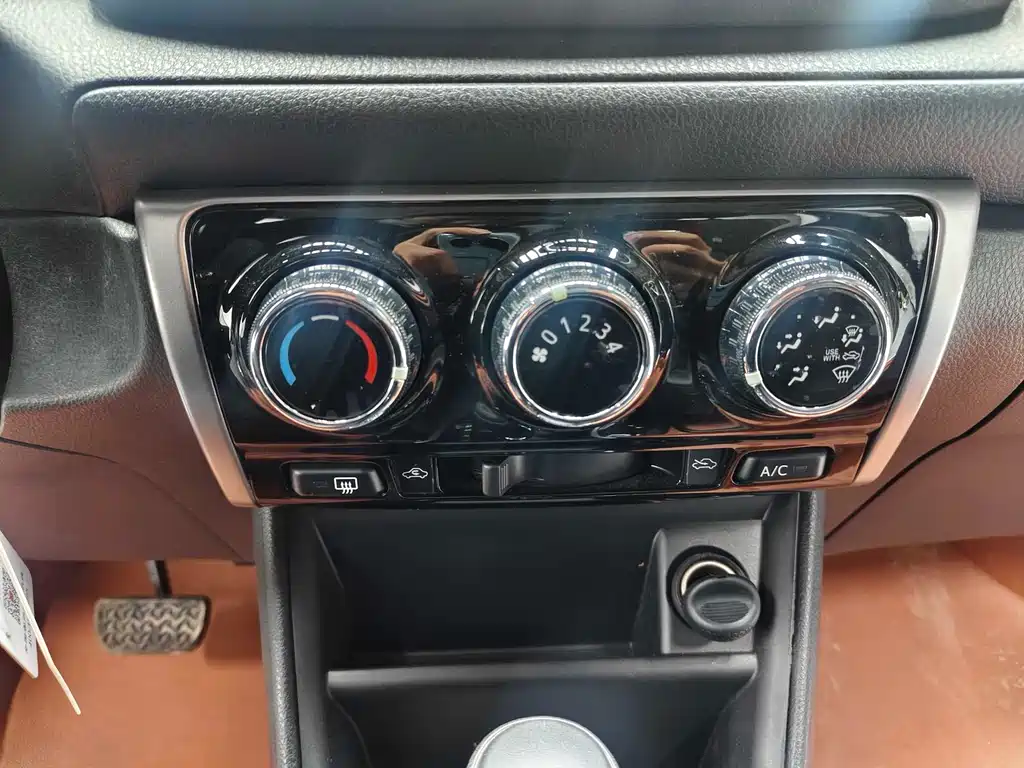 TOYOTA YARIS L ZHIXUAN