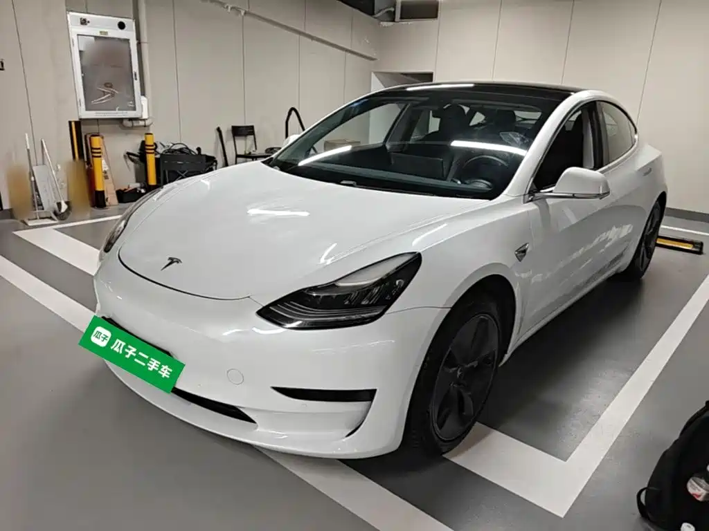 Tesla Model 3 — миниатюра 2