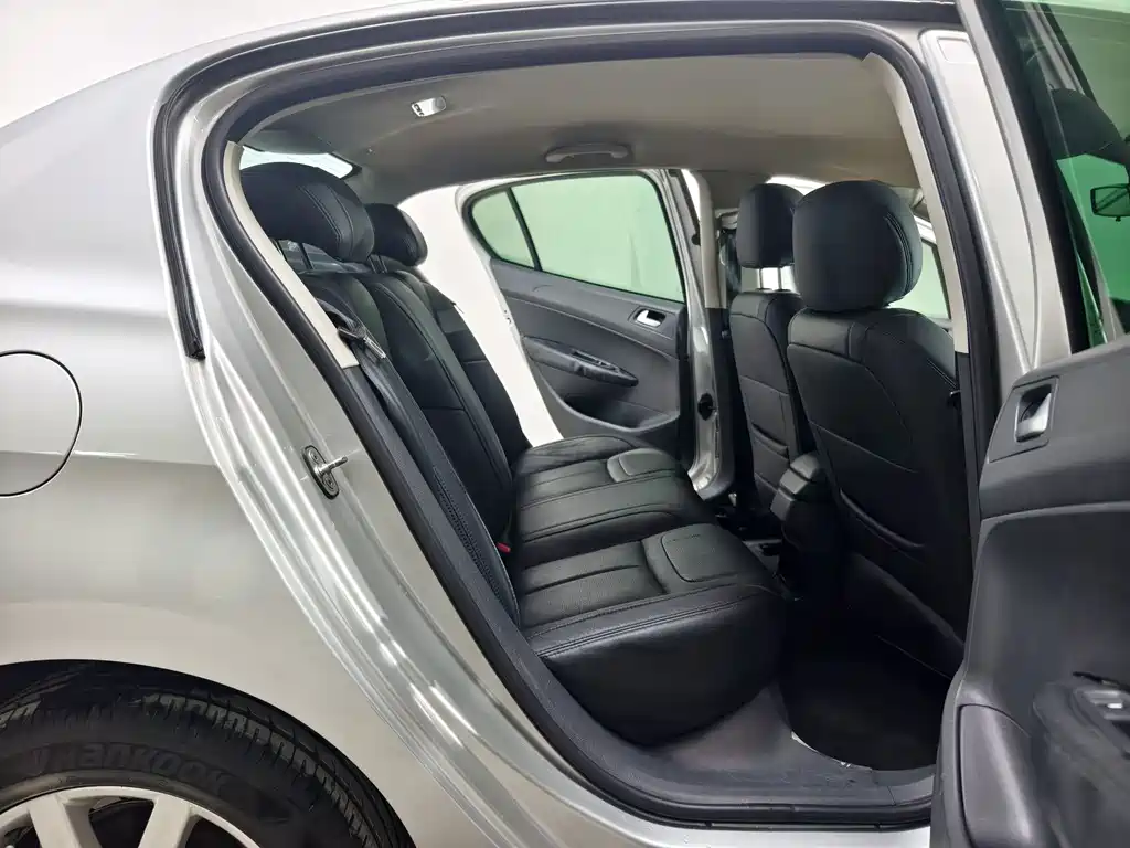 Peugeot 308 — миниатюра 15