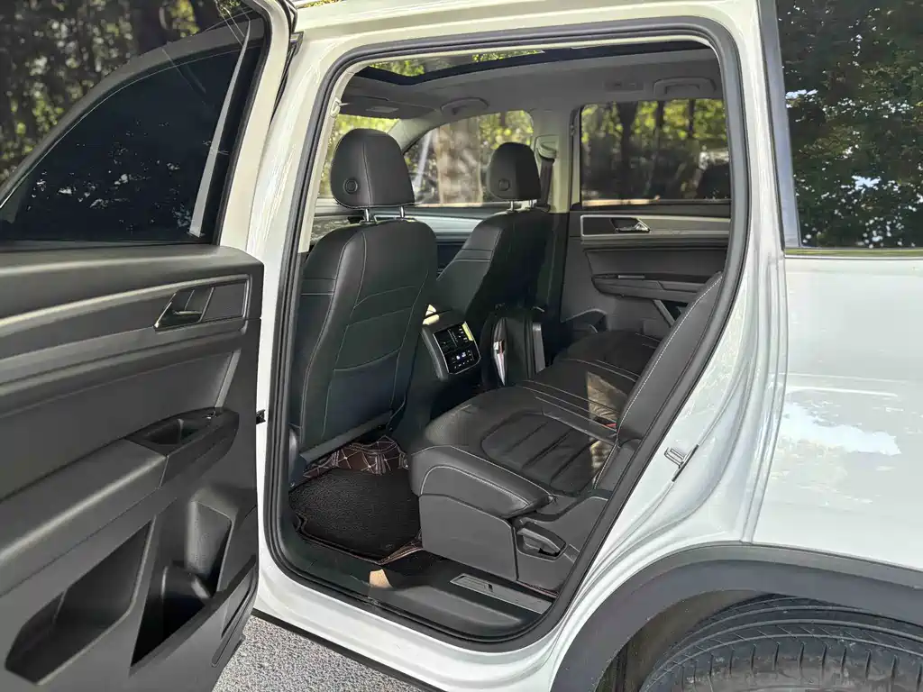 Volkswagen Teramont — миниатюра 9