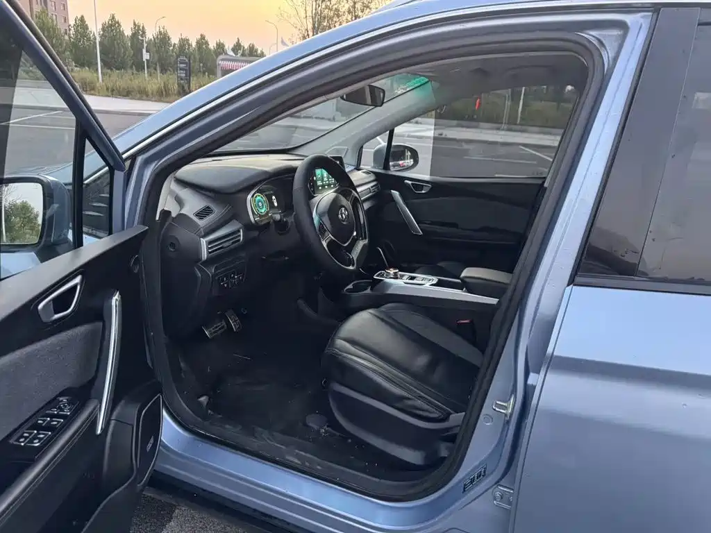 BAIC EX3 — миниатюра 4