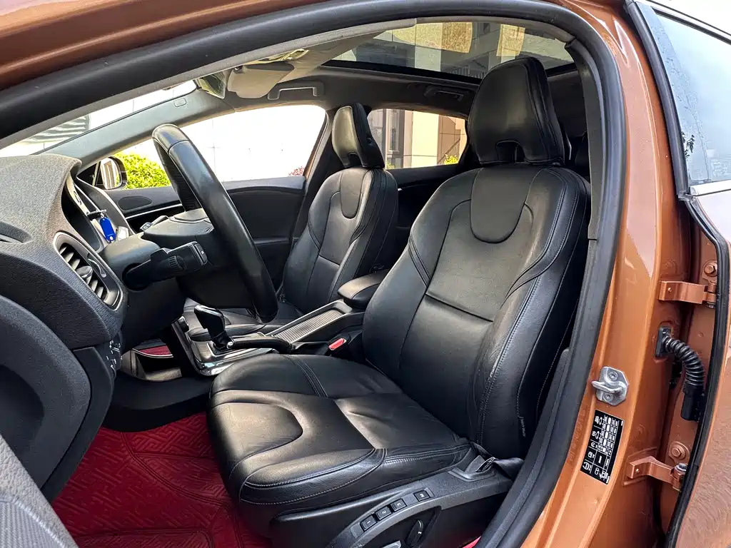 Volvo V40 2014 2.0T