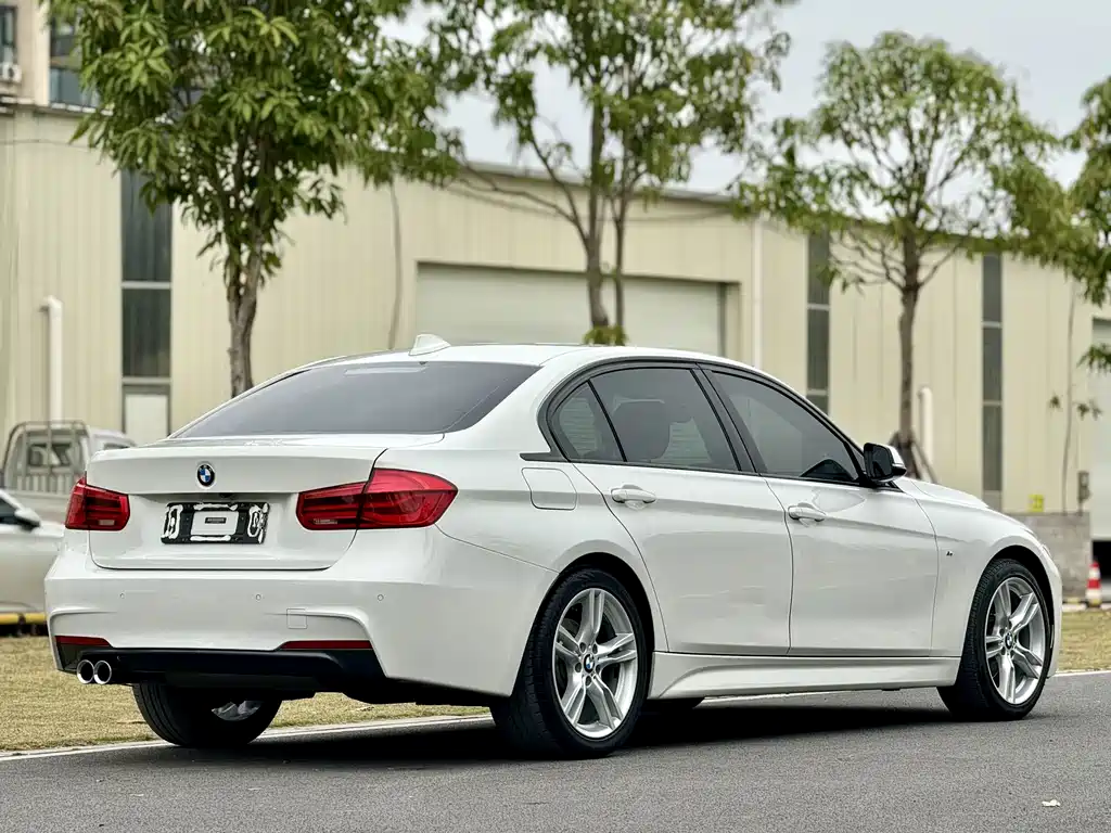BMW 3 SERIES