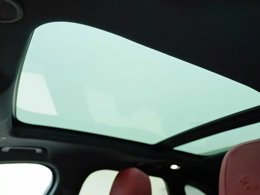 Jaguar F-PACE — миниатюра 12