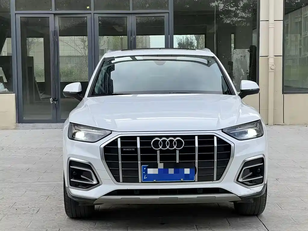 Audi Q5L — миниатюра 2