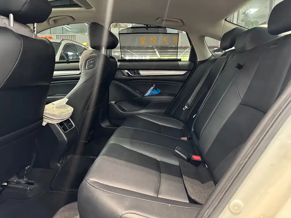 Honda Accord — миниатюра 11