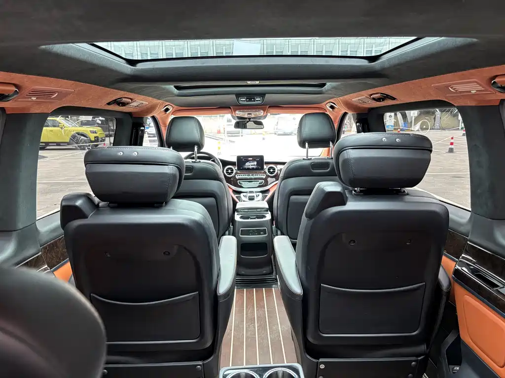 Mercedes-Benz V-Class — миниатюра 23