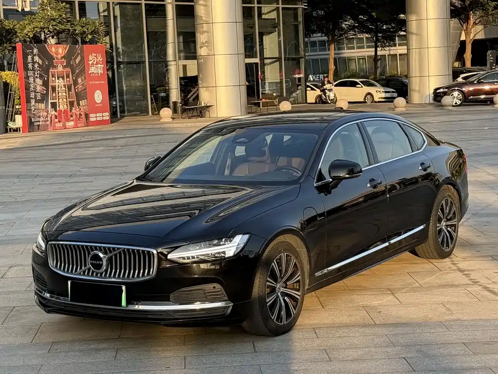 Volvo S90 PHEV 2021