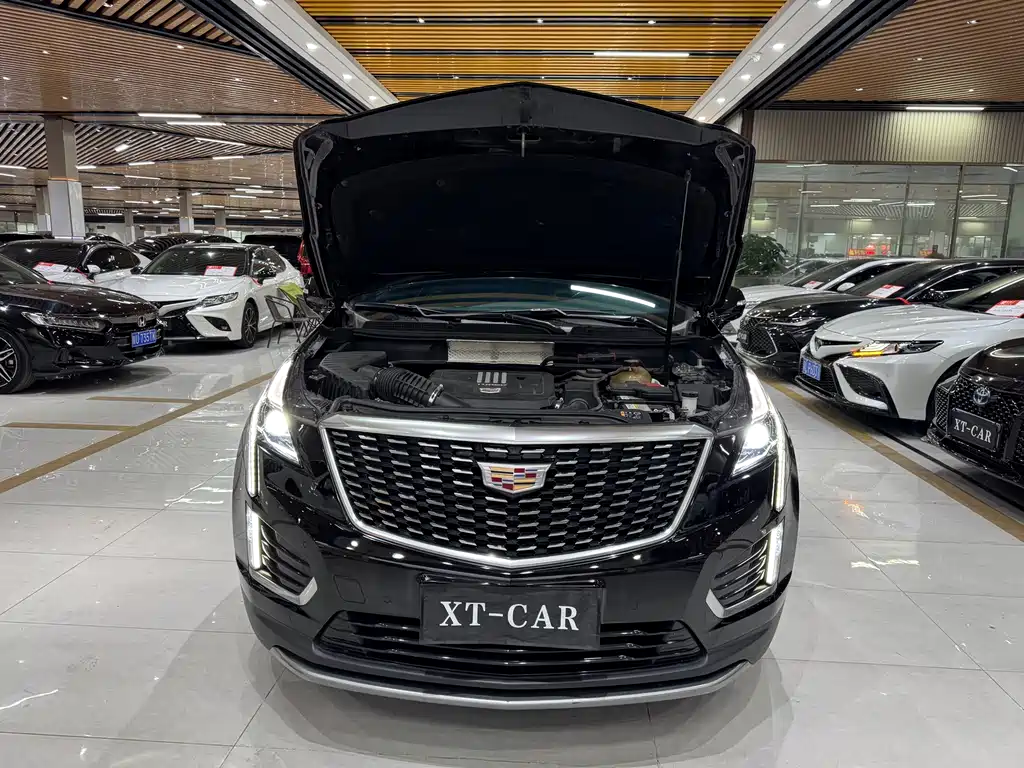 CADILLAC XT5