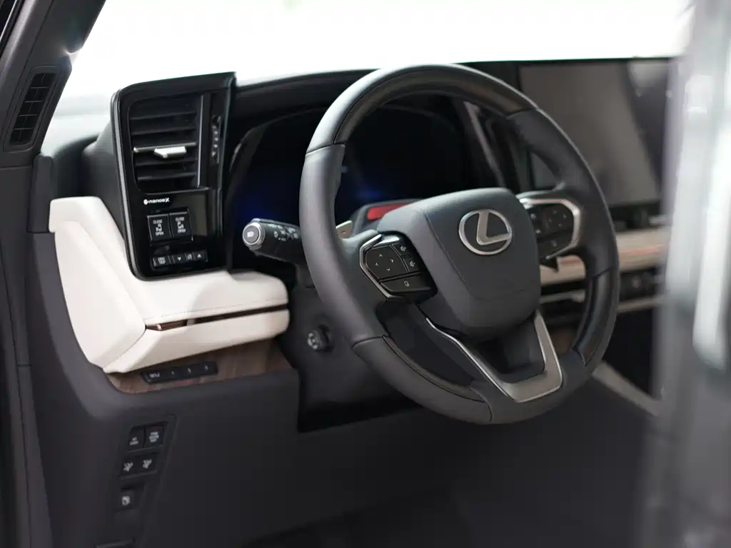 Lexus LM — фотографии объявления, Фото 22