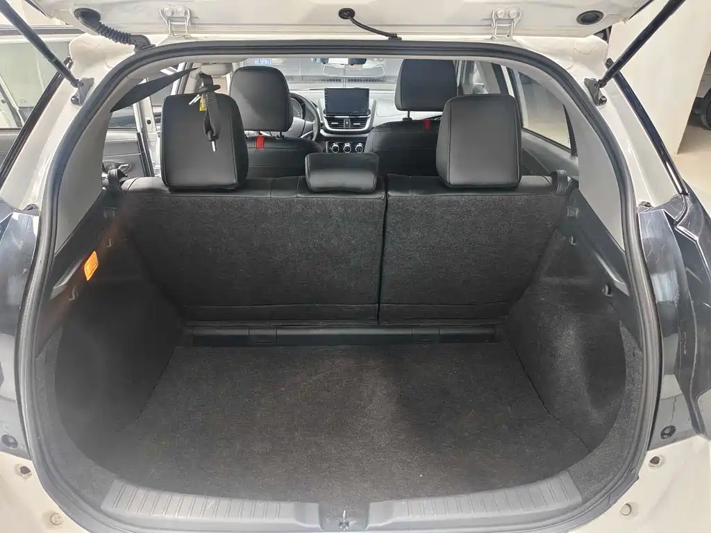 TOYOTA YARIS L ZHIXUAN