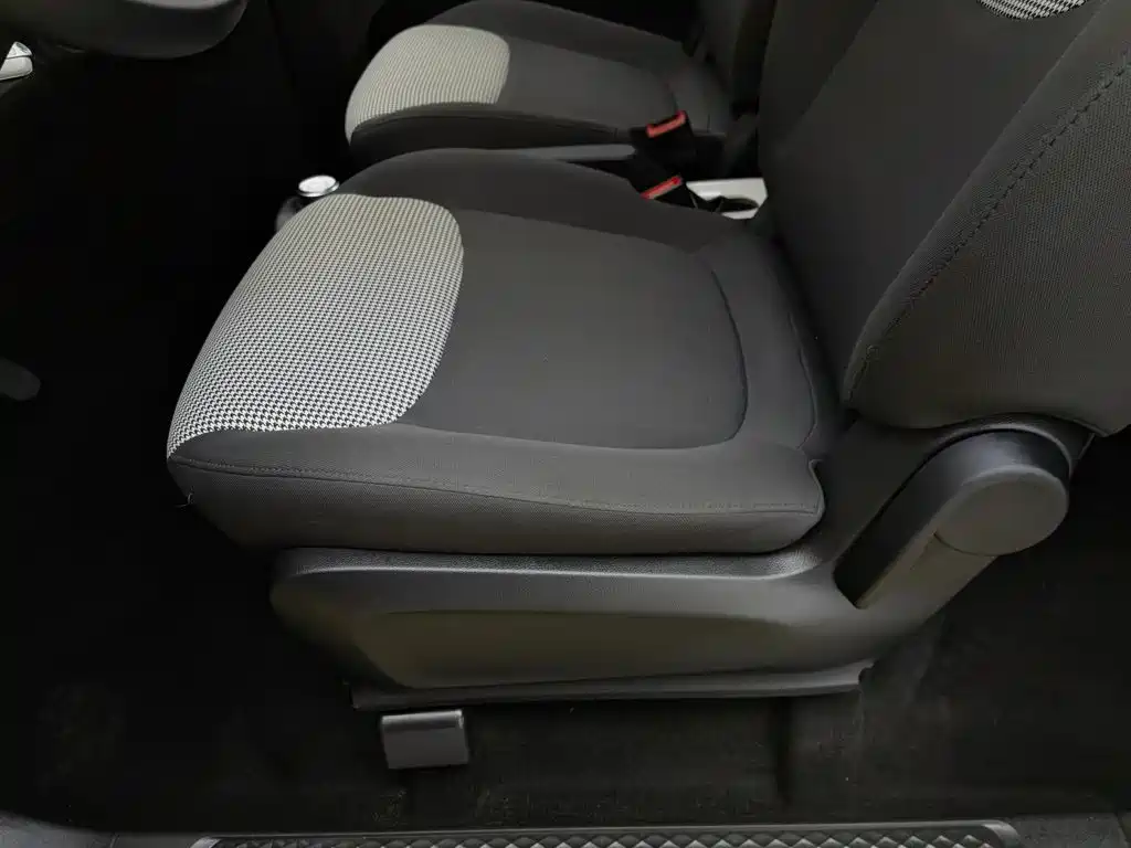 Wuling MINIEV — миниатюра 20