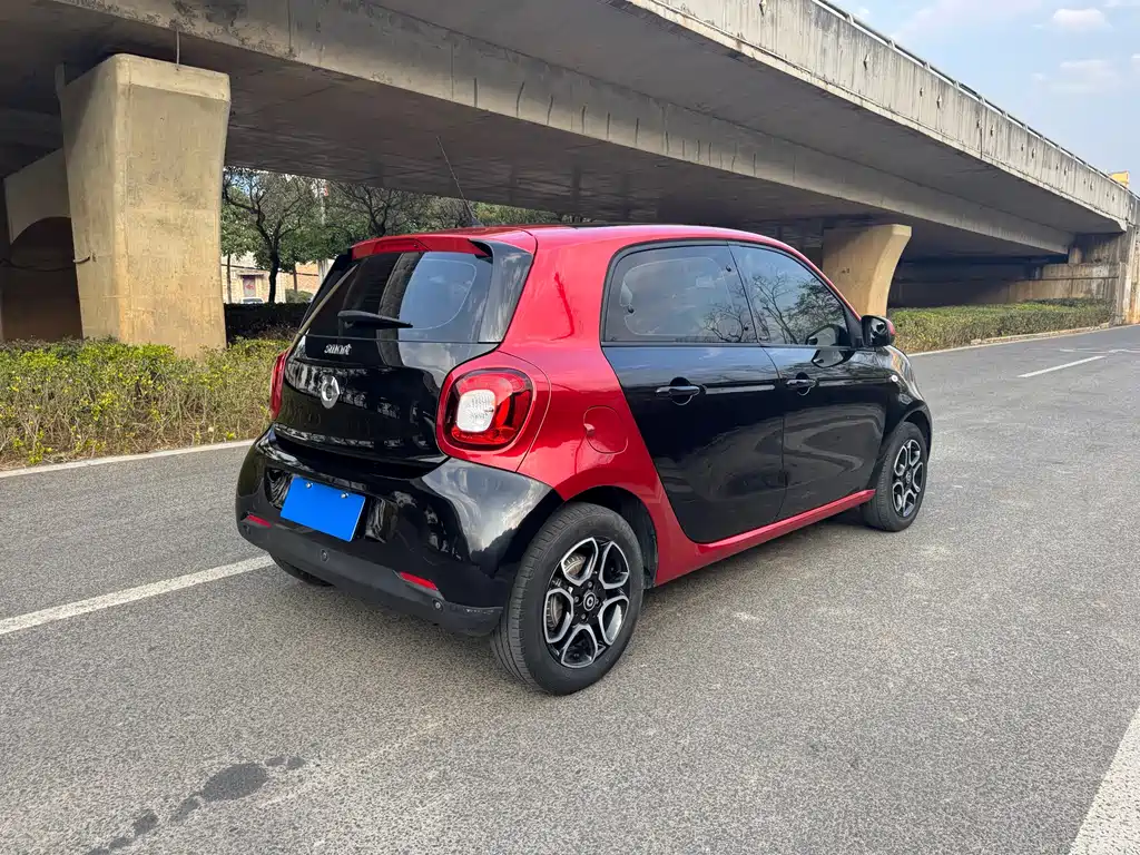 SMART FORFOUR