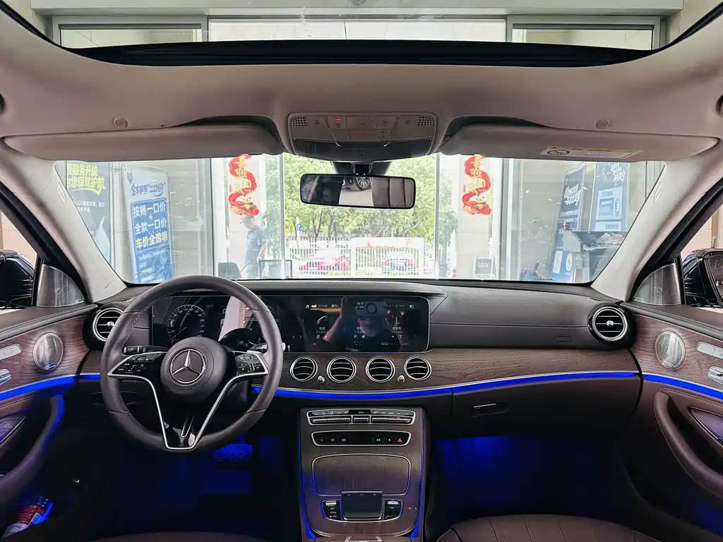 Mercedes-Benz E-Class — миниатюра 6