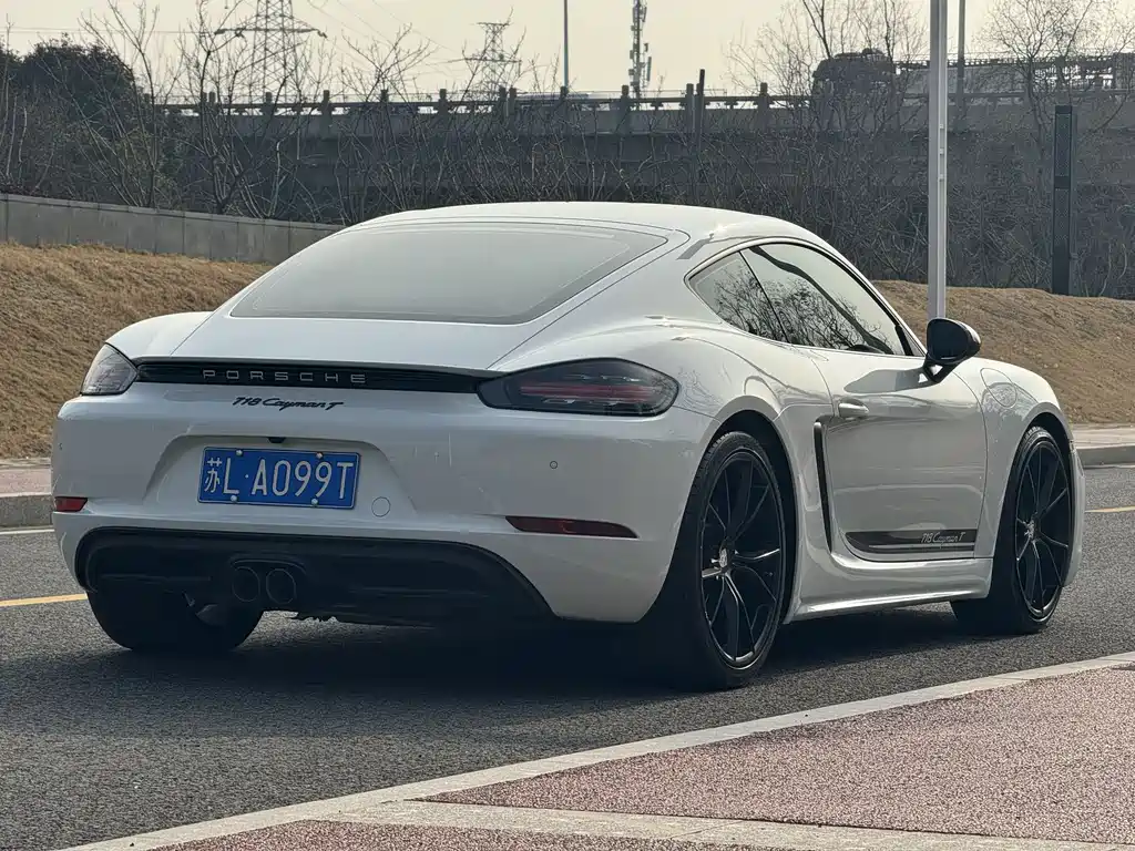 PORSCHE 718