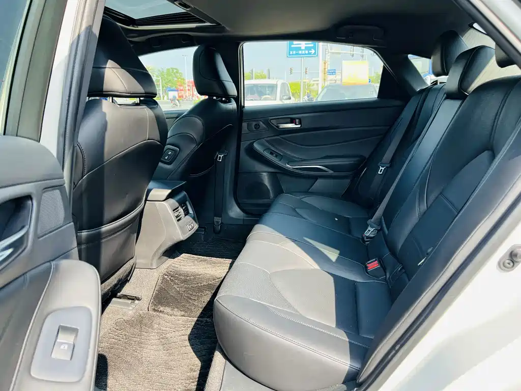 Toyota Avalon — миниатюра 8