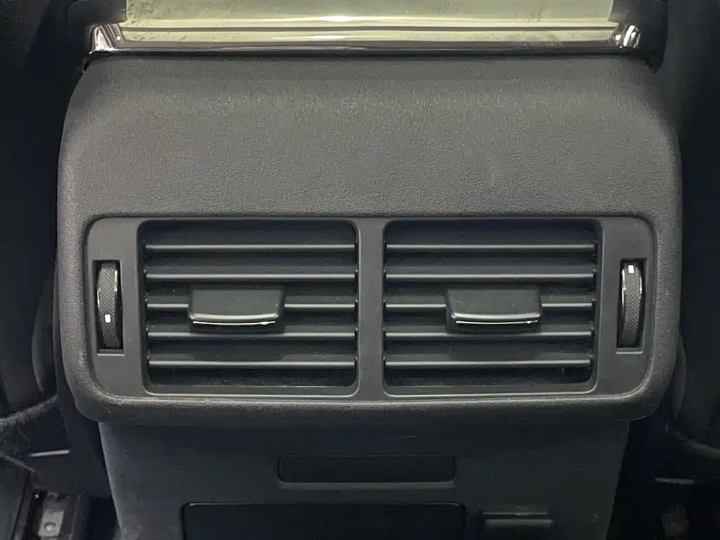Land Rover Velar — миниатюра 8