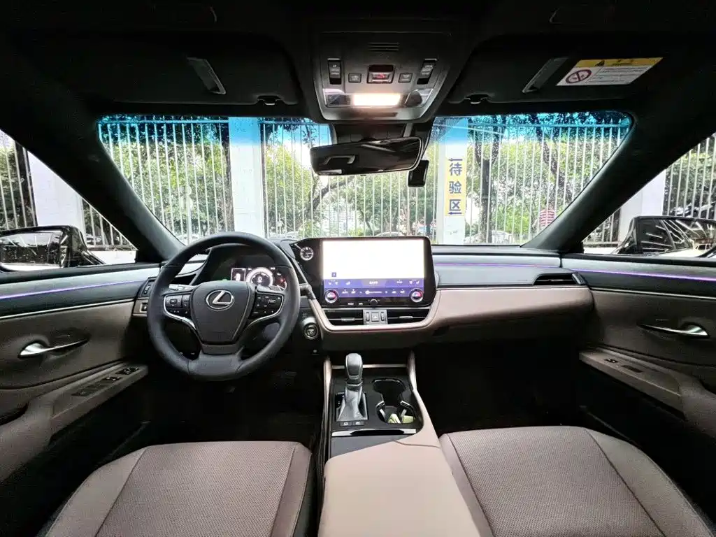 Lexus ES — миниатюра 6