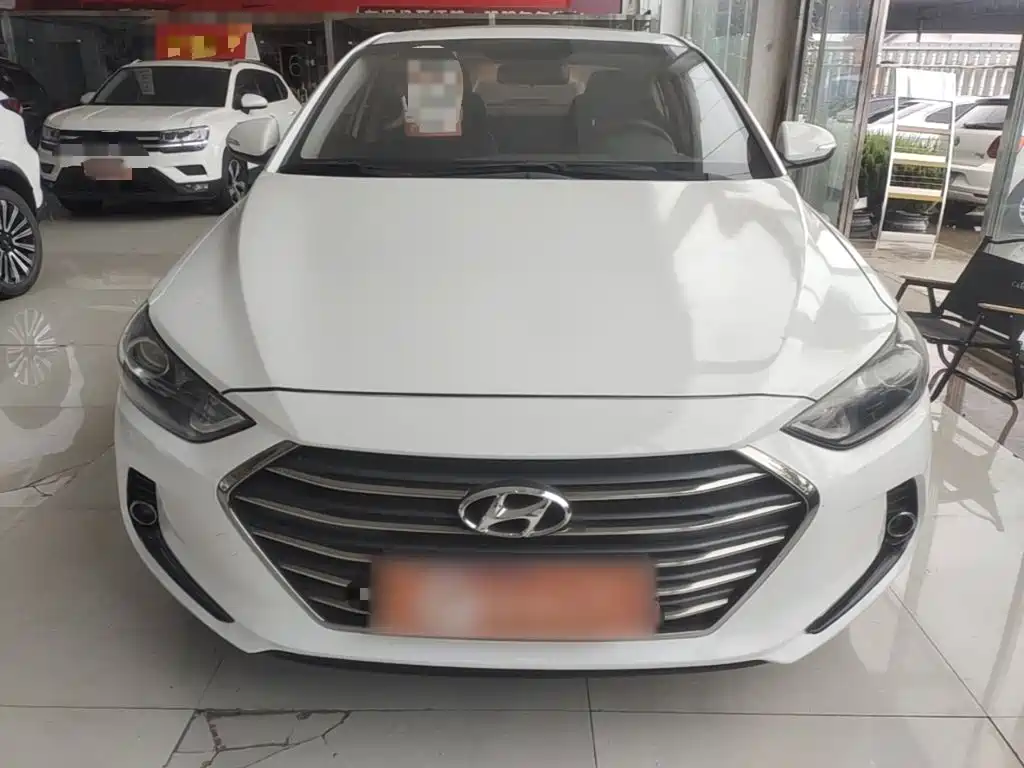 Hyundai Elantra — миниатюра 3