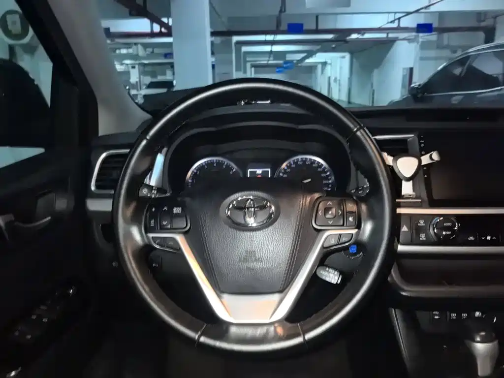 Toyota Highlander — миниатюра 3